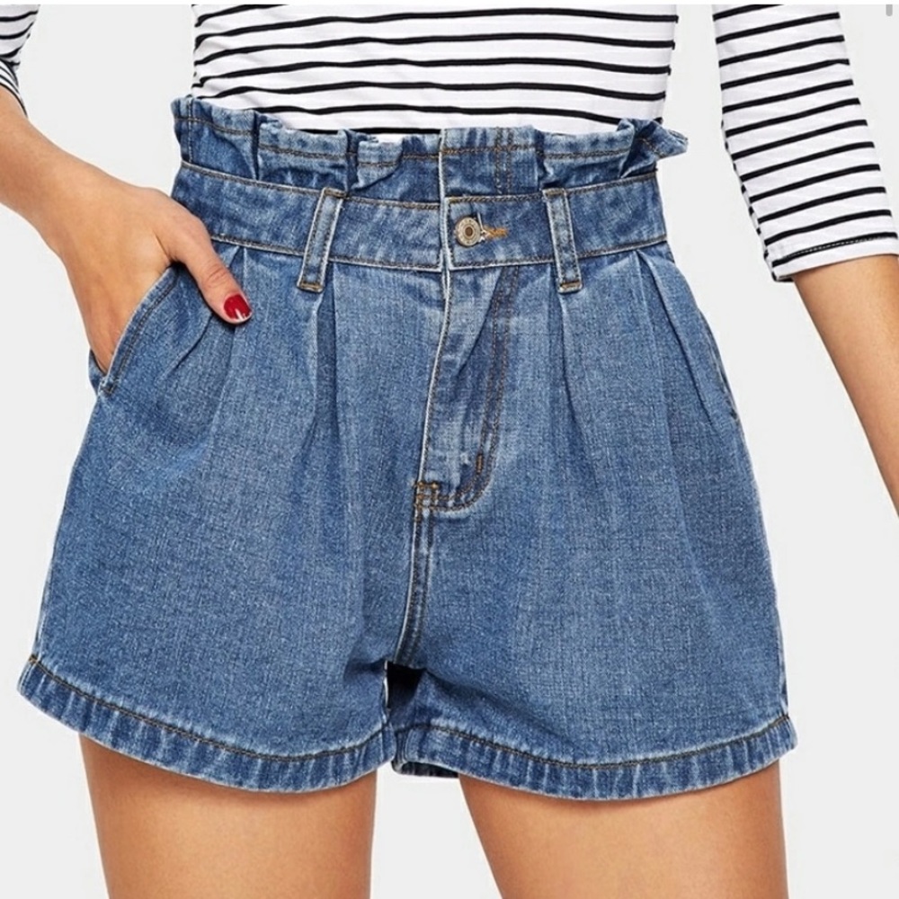 Ruffel Waist Slant Pocket Denim Shorts - Picture 2 of 4